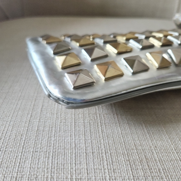 Marc by Marc Jacobs Emmy Envelope Leather Gold Studded and Silver Clutch - Picture 5 of 13